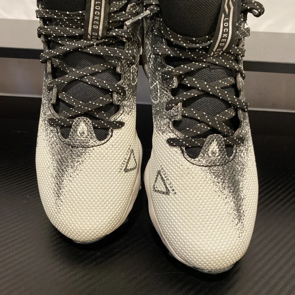 Under Armour Spotlight Franchise RM 2.0 Football Cleats Black White 5.5Y 3025087